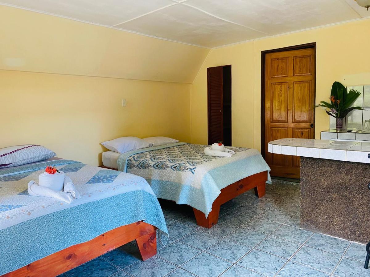 Hospedaje Quepos Eksteriør bilde
